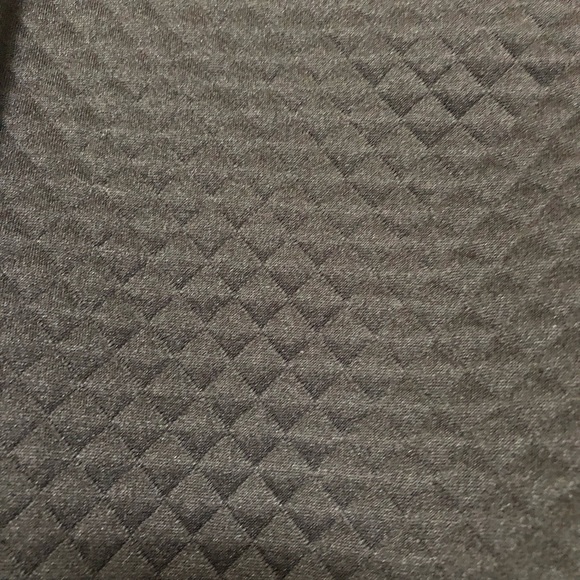 Quilted Textures Crop Top Tank Top Hoodie - Picture 6 of 12